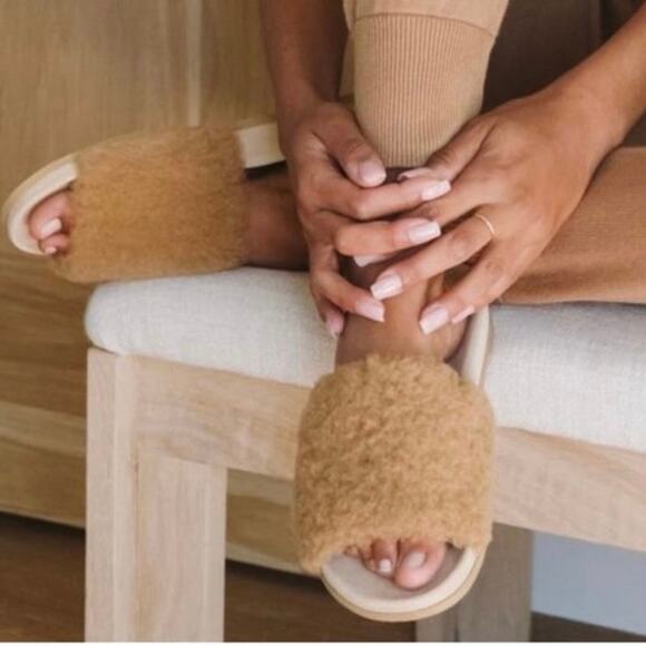 Jenni Kayne Shoes - Jenni Kayne Shearling Slides On Sandals Size 7